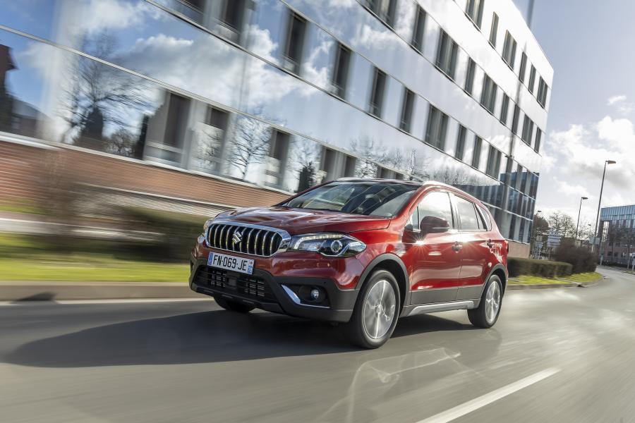  Suzuki SX4 S-Cross Hybrid 2020 года  (WW) (фото 6 из 40)